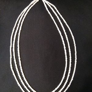 NWOT Pearl necklace three strands new